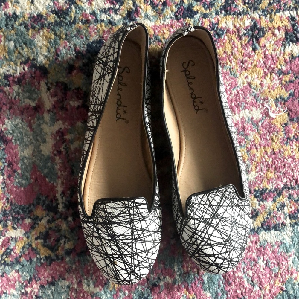 Black and White Splendid Flats; 7.5